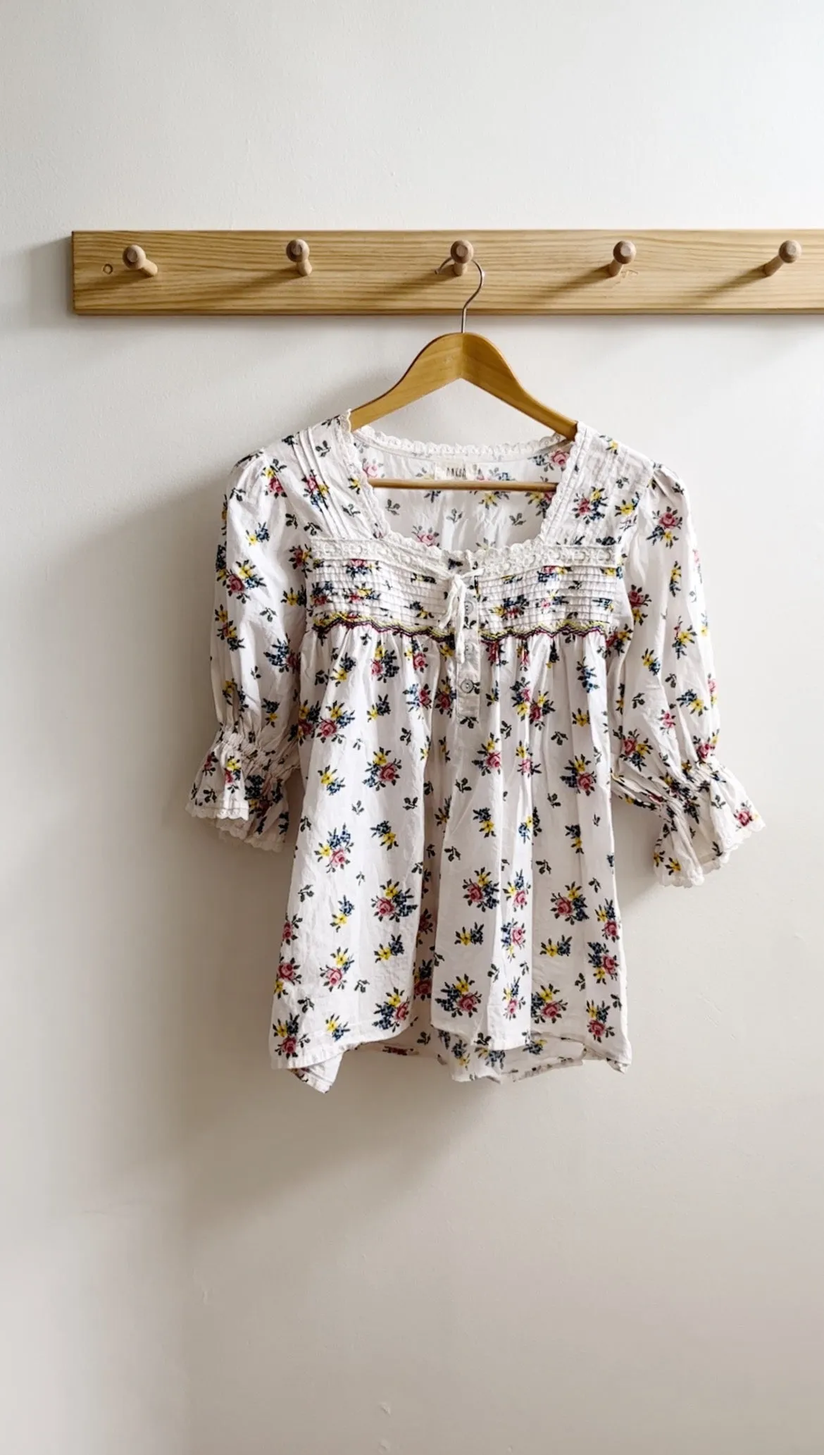 100% RECYCLED COTTON - MORNING SONG HAND SMOCKED BLOUSE ROSE FLORAL