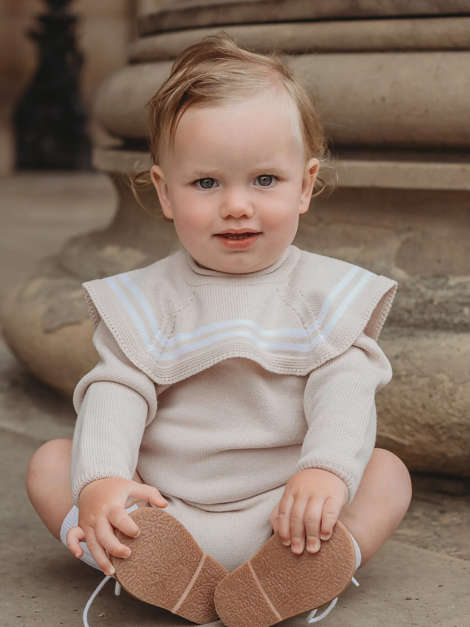 'Finn' beige & white knitted romper with sailor collar