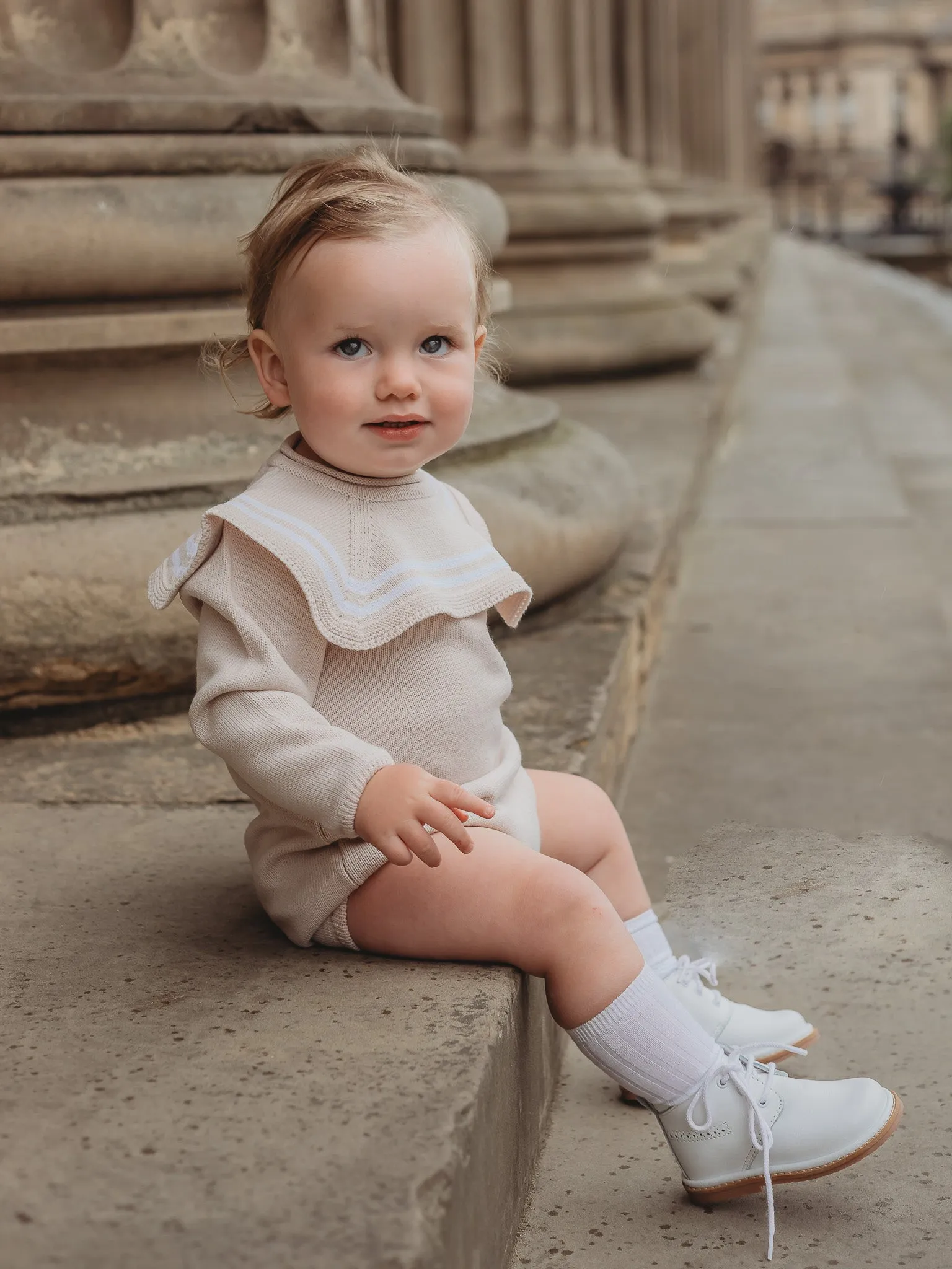 'Finn' beige & white knitted romper with sailor collar