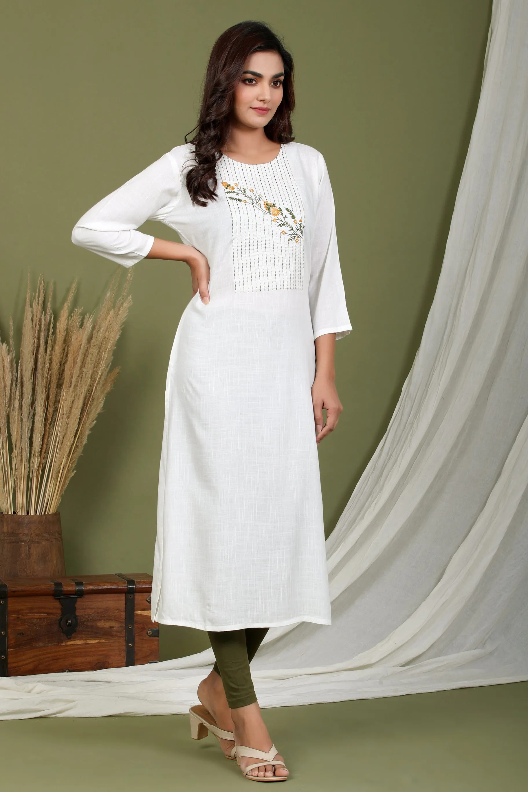 Women White Embroidered Kurta